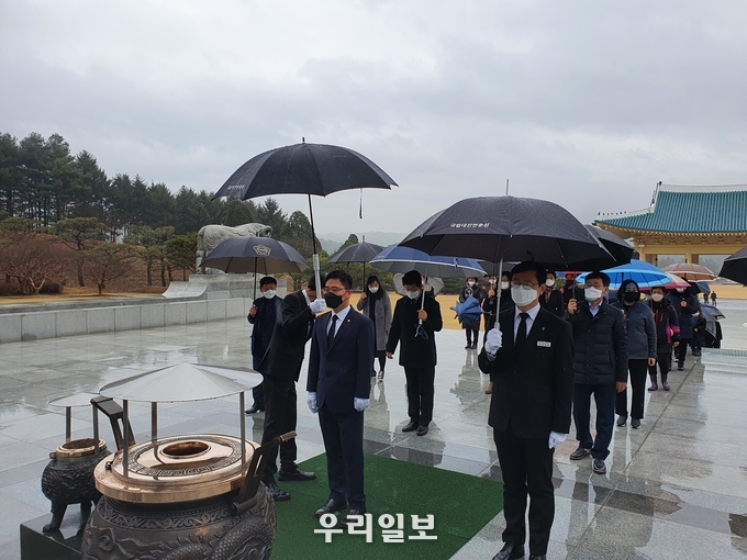 지성호 의원은 3월 1일 독립운동의 날을 맞아 탈북민 120여명과 함께 국립대전현충원을 참배했다. ⓒ 지성호의원실 제공