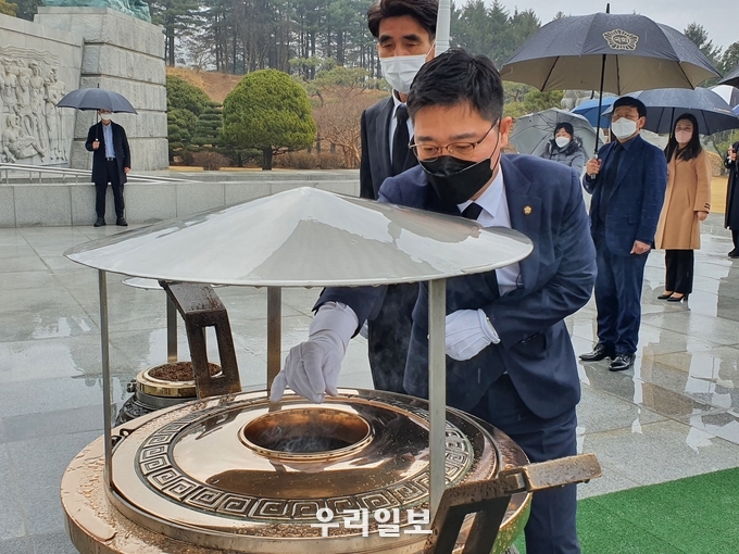 지성호 의원은 3월 1일 독립운동의 날을 맞아 탈북민 120여명과 함께 국립대전현충원을 참배했다. ⓒ 지성호의원실 제공