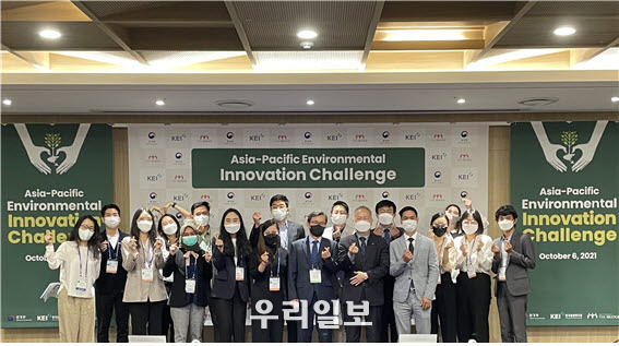 단체 사진(사진제공=더 브릿지)